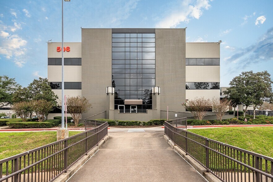 506 Medical Center Blvd, Conroe, TX à louer - Photo du bâtiment - Image 3 de 3