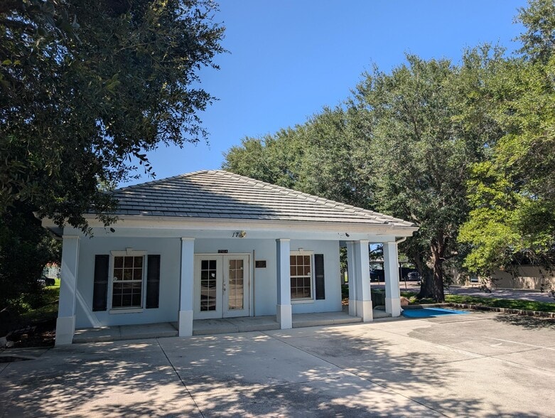 1710 36th St, Vero Beach, FL à vendre - Photo du bâtiment - Image 1 de 8
