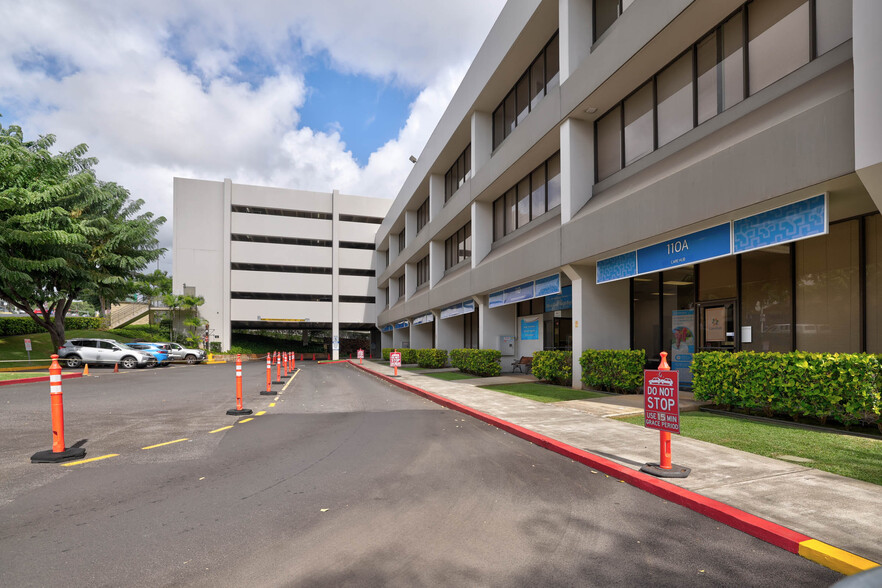 98-1247 Kaahumanu St, Aiea, HI à vendre - Photo du bâtiment - Image 2 de 11