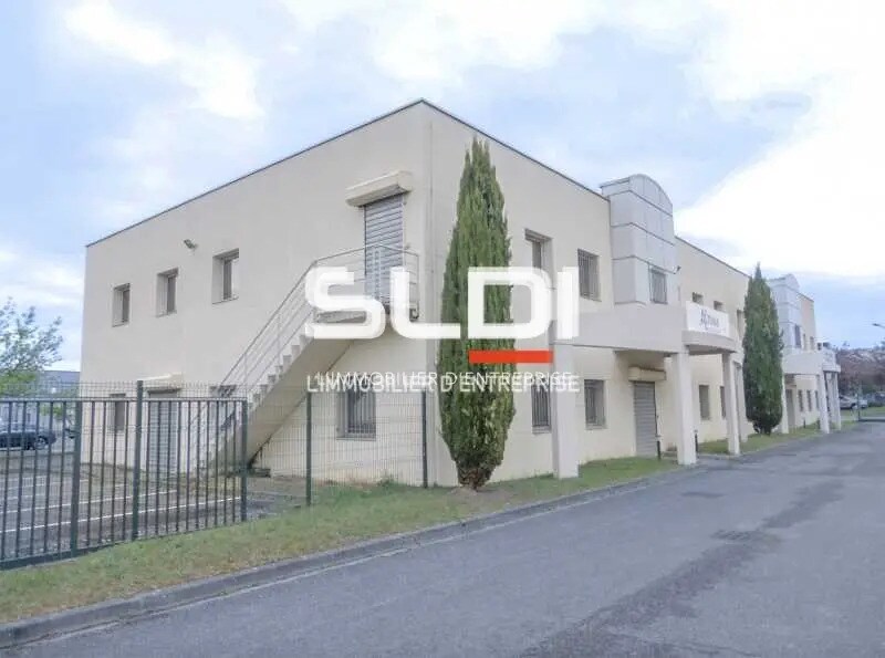 Office in Saint-Priest for sale Building Photo- Image 1 of 9