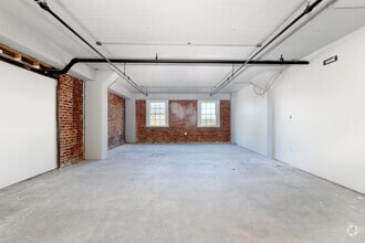 58 Pulaski St, Peabody, MA à louer Photo intérieure- Image 1 de 1