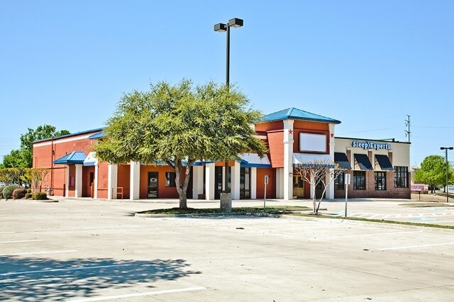 3315 N President George Bush Hwy, Garland, TX à vendre - Photo du bâtiment - Image 3 de 30