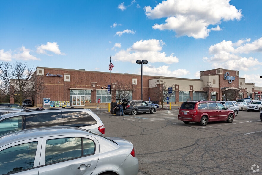 5860-5990 Sashabaw Rd, Independence Township, MI for lease - Building Photo - Image 2 of 5