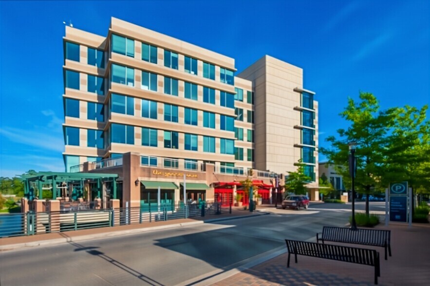 21 Waterway Ave, The Woodlands, TX à louer - Photo du bâtiment - Image 2 de 26