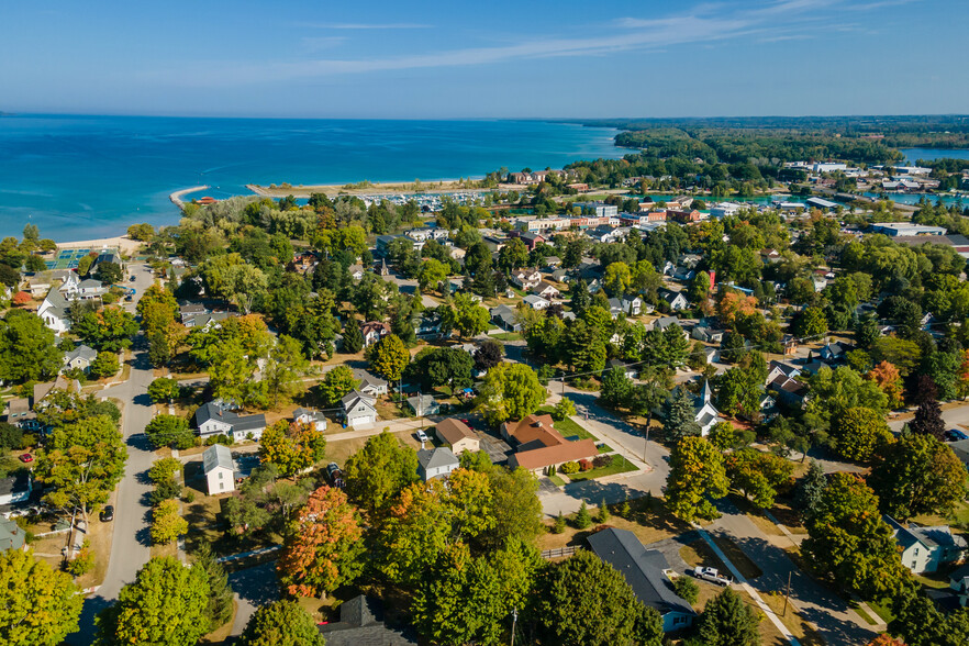 312 Pine St, Elk Rapids, MI for sale - Building Photo - Image 3 of 42