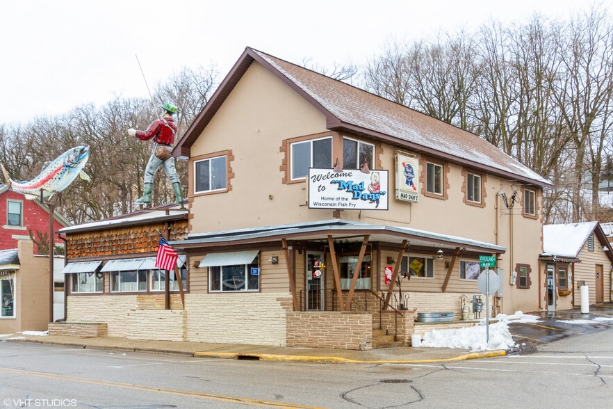 200 E Main St, Twin Lakes, WI for sale - Building Photo - Image 1 of 1