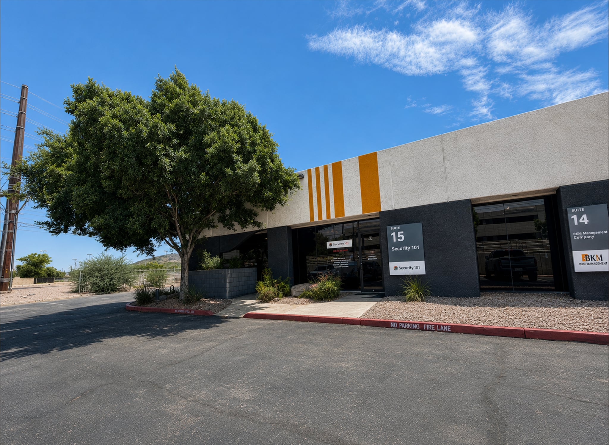 2440 W Mission Ln, Phoenix, AZ à louer Photo du bâtiment- Image 1 de 3