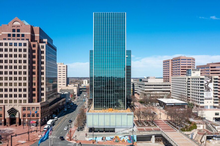 1 Constitution Plz, Hartford, CT à louer - Photo du bâtiment - Image 2 de 6