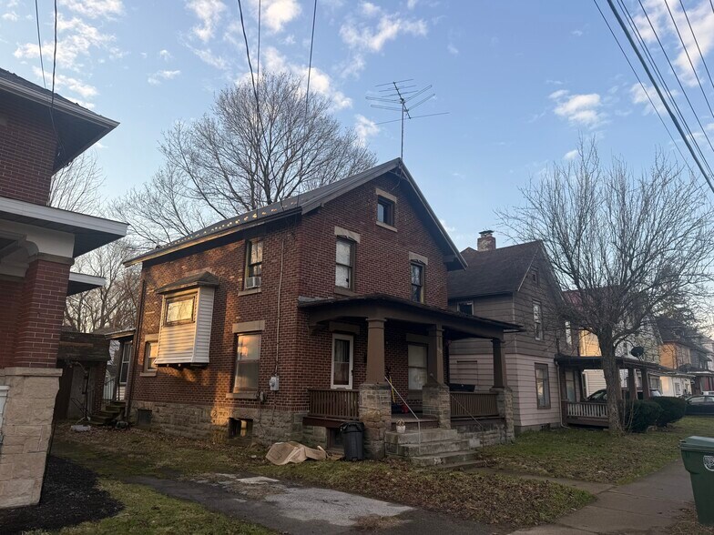 Jamestown 44 unit portfolio portfolio of 2 properties for sale on LoopNet.ca - Building Photo - Image 2 of 27