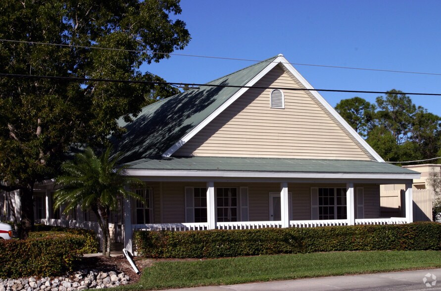 3775 Airport Pulling Rd N, Naples, FL à louer - Photo du bâtiment - Image 2 de 7