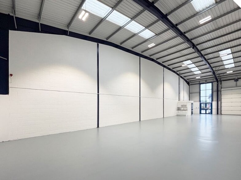 London Rd, Bedford for lease - Interior Photo - Image 3 of 3