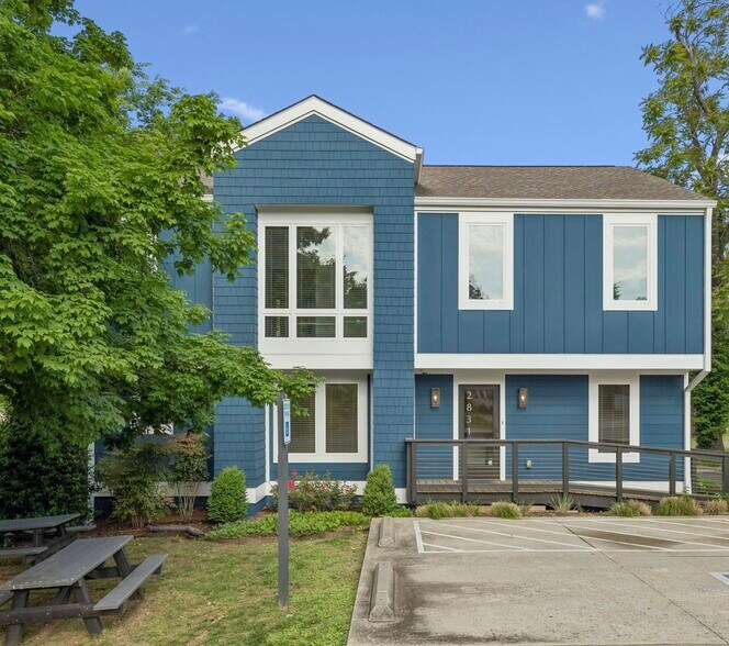 2831 Azalea Pl, Nashville, TN à louer - Photo principale - Image 1 de 40
