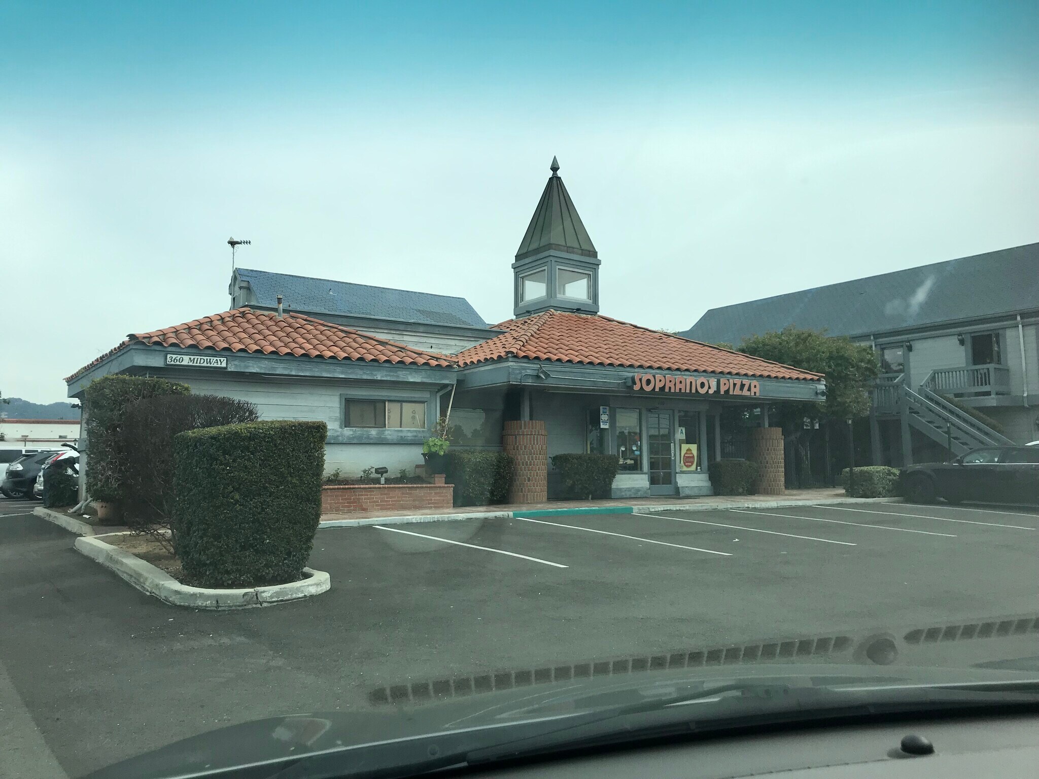 360 N Midway Dr, Escondido, CA à louer Photo principale- Image 1 de 12