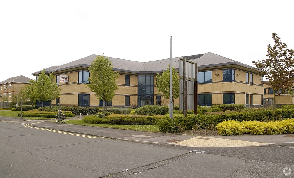 Brants Bridge, Bracknell for lease - Building Photo - Image 3 of 5