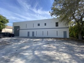 4406 Arnold Ave, Naples FL - Entrepôt