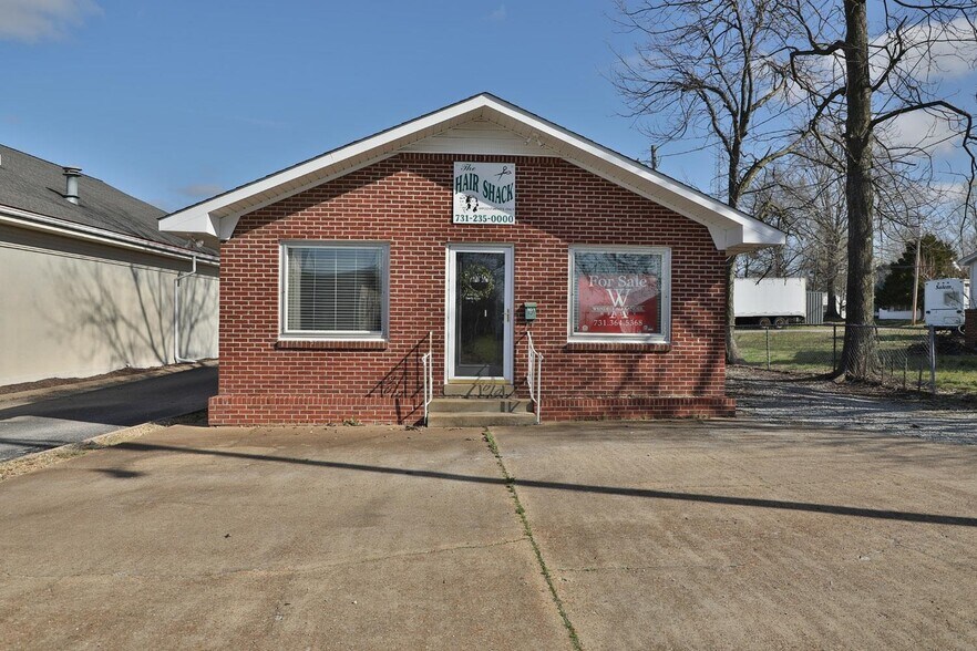 103 Garland St, Greenfield, TN à vendre - Photo du bâtiment - Image 2 de 28
