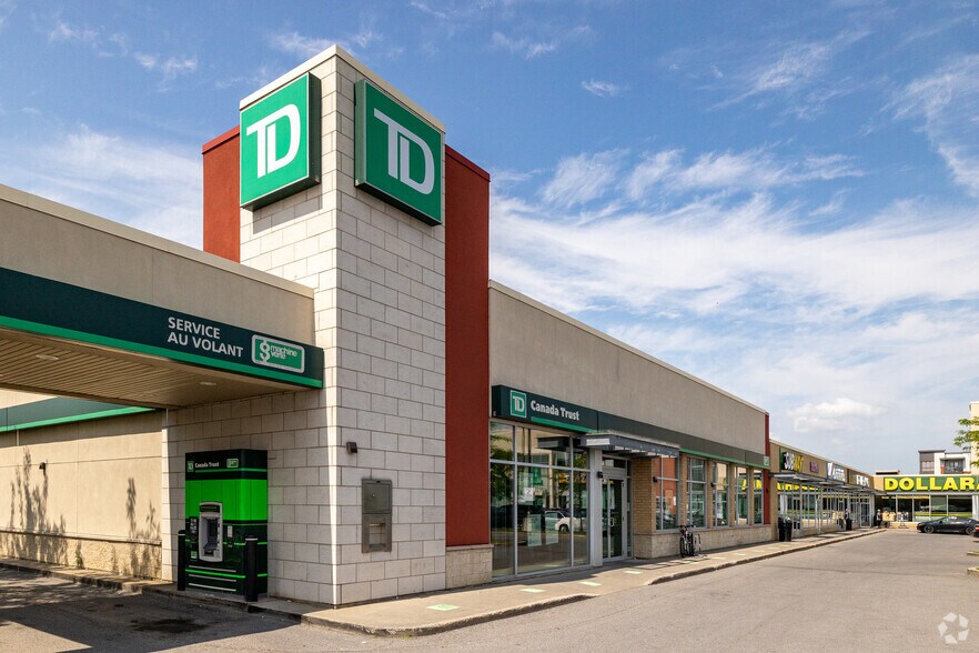 9065-9101 Boul Maurice-Duplessis, Montréal, QC à louer - Photo du bâtiment - Image 2 de 3
