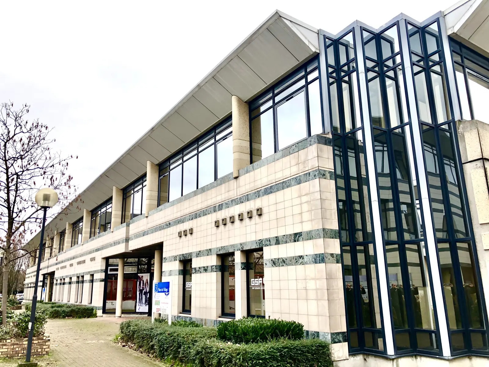 Flex in Gennevilliers for sale Building Photo- Image 1 of 5