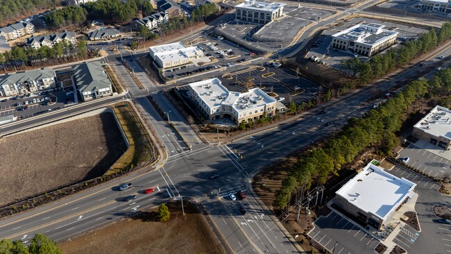 Plus de détails pour 100 Pavilion Way, Southern Pines, NC - Commerce de détail à louer