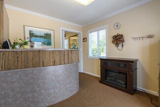 Plus de détails pour 2690 Victor Ave, Redding, CA - Commerce de détail à vendre