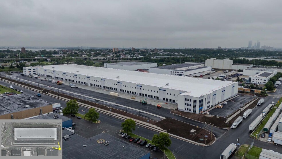 145 Industrial Dr, Jersey City, NJ à louer - Photo du bâtiment - Image 1 de 5