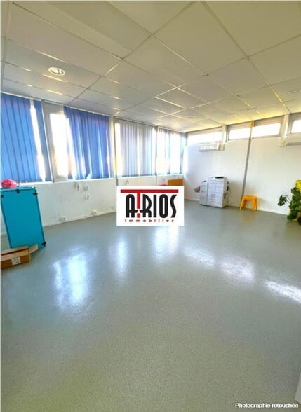 Office in La Garde for lease - Building Photo - Image 3 of 8