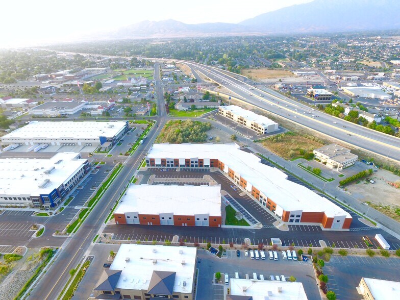 305 S 850 E, Lehi, UT à louer - Photo du bâtiment - Image 3 de 7