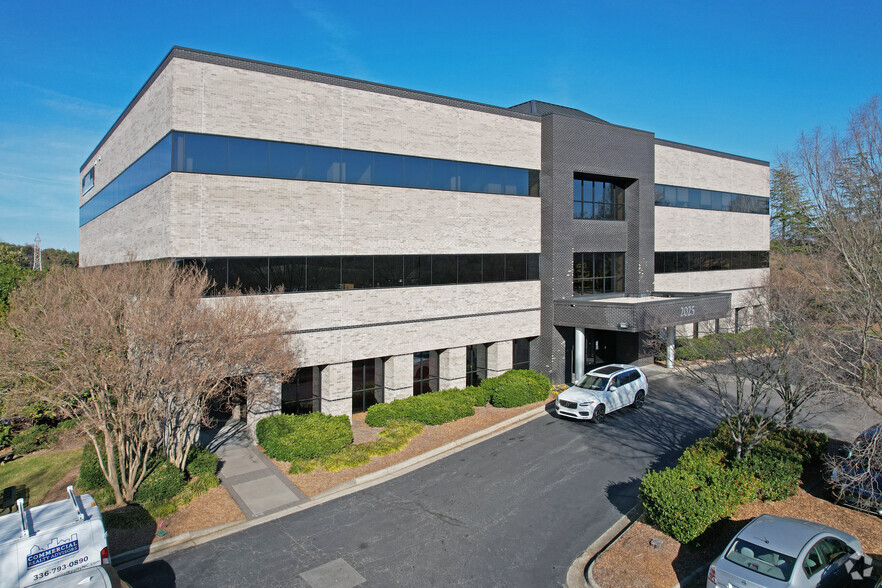 2025 Frontis Plaza Blvd, Winston-Salem, NC for lease - Building Photo - Image 1 of 12