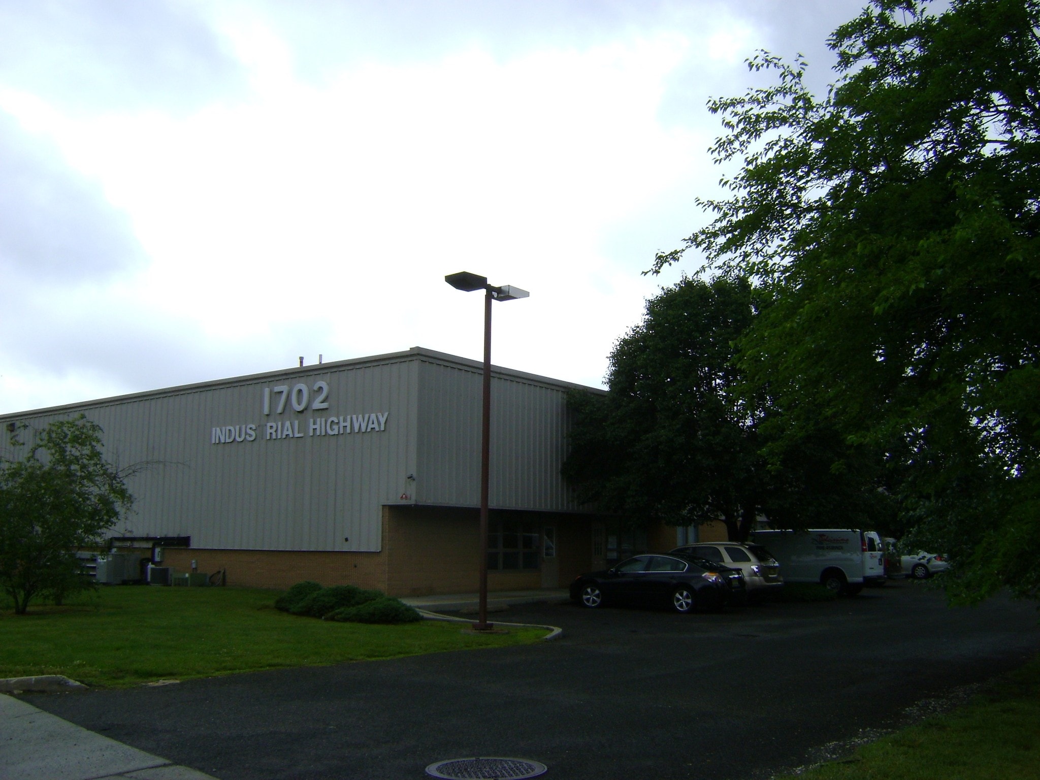 1702 Industrial Hwy, Cinnaminson, NJ for lease Building Photo- Image 1 of 4