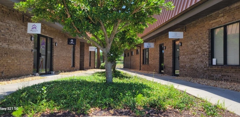 505 Deltona Blvd, Deltona, FL à louer Photo principale- Image 1 de 11