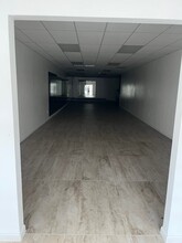 1028-1052 W Camp Wisdom Rd, Dallas, TX for lease Building Photo- Image 2 of 6