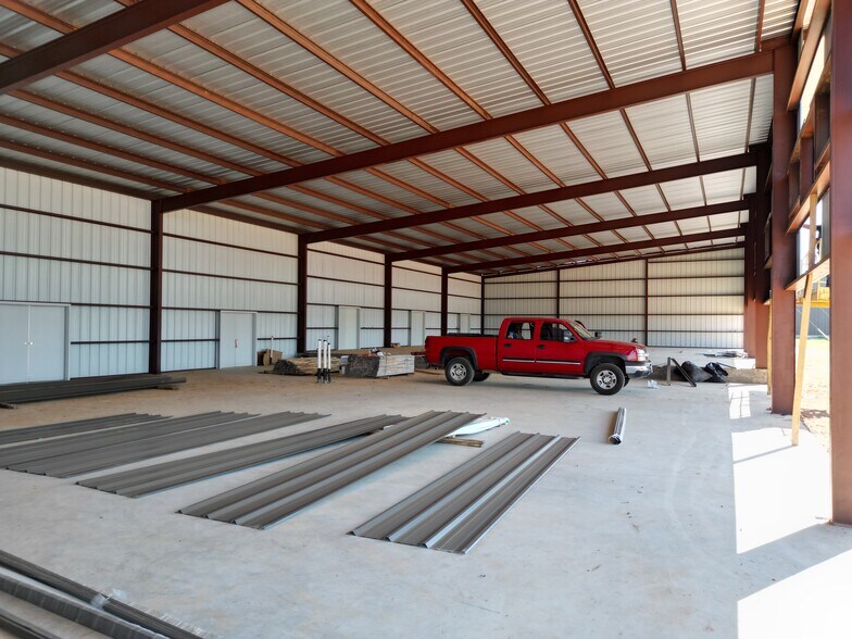 450 Hwy 290 E, Elgin, TX à louer - Photo du bâtiment - Image 2 de 14