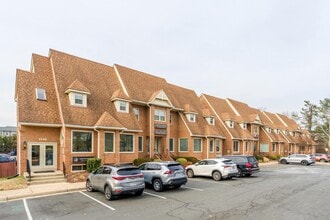 1142-1148 Walker Rd, Great Falls, VA à louer Photo du bâtiment- Image 1 de 20