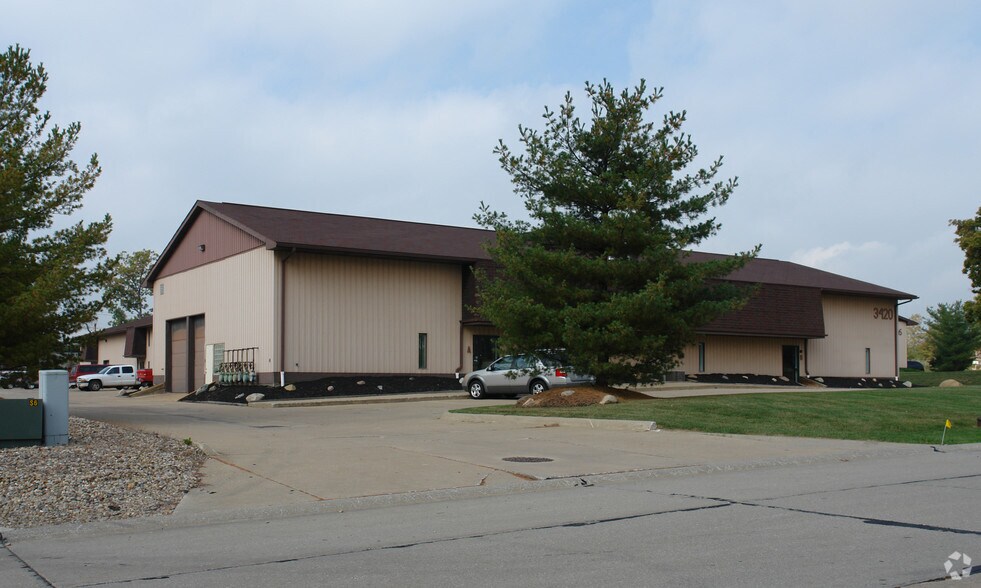 3420 Cavalier Trl, Cuyahoga Falls, OH à louer - Photo du bâtiment - Image 2 de 11