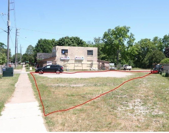 174 Grand River Ave, Brantford, ON à vendre Photo du bâtiment- Image 1 de 1