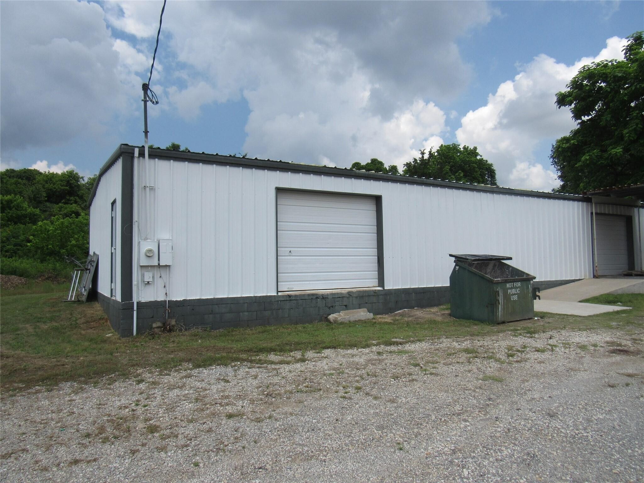 1901 S Armstrong Ave, Denison, TX for lease Primary Photo- Image 1 of 8