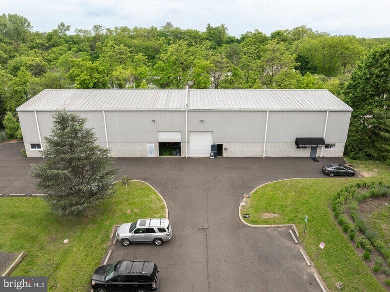 220 S Chestnut St, Ambler, PA à vendre - Photo du bâtiment - Image 2 de 30