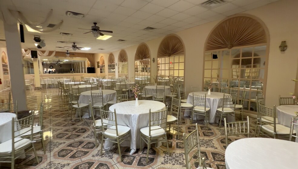 4430 Titanic Ave, El Paso, TX à vendre - Photo du bâtiment - Image 3 de 9