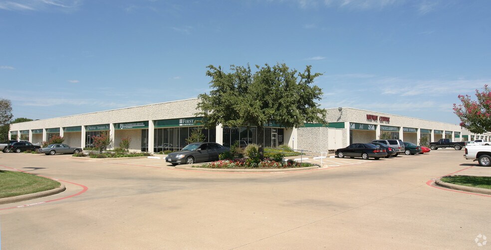7450-7470 Dogwood Park, Richland Hills, TX à louer - Photo du bâtiment - Image 2 de 9