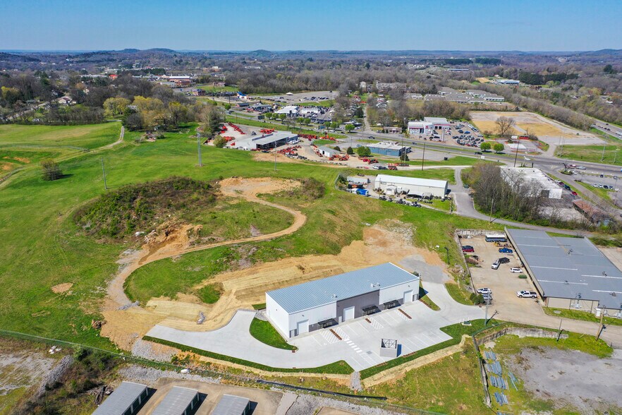 208 Bear Commerce Dr, Columbia, TN à louer - Photo du bâtiment - Image 3 de 5