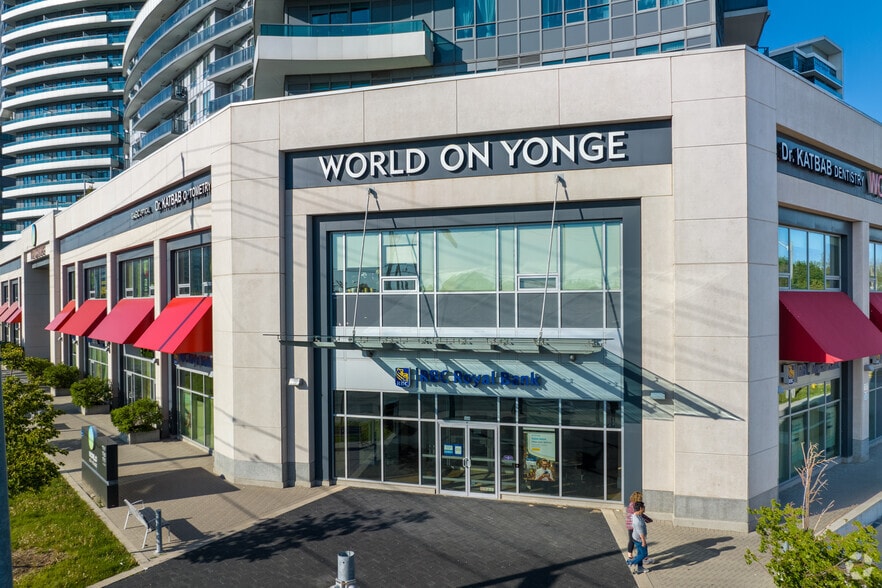 7181 Yonge St, Markham, ON for lease - Building Photo - Image 1 of 9
