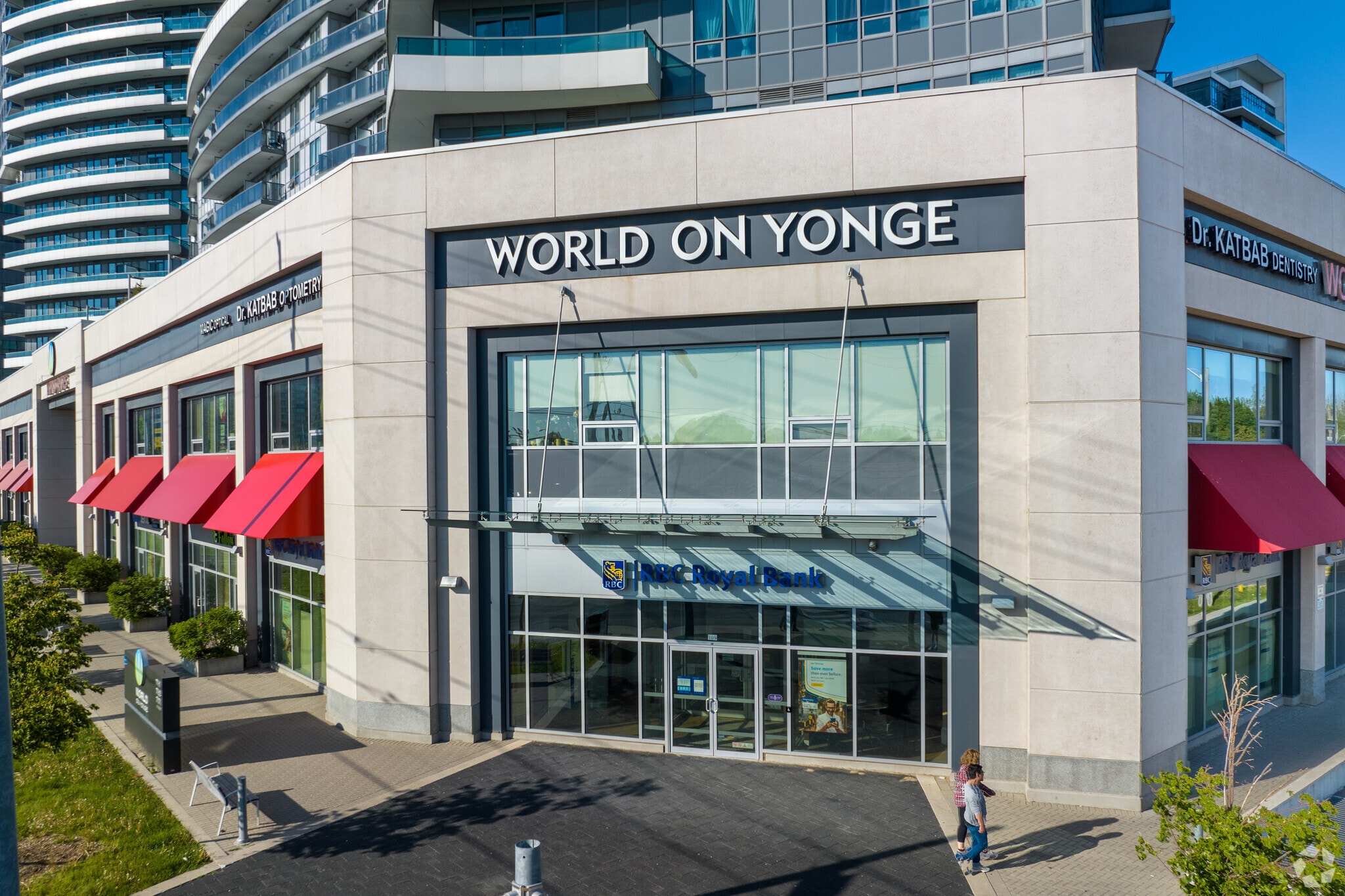 7181 Yonge St, Markham, ON à louer Photo du bâtiment- Image 1 de 10
