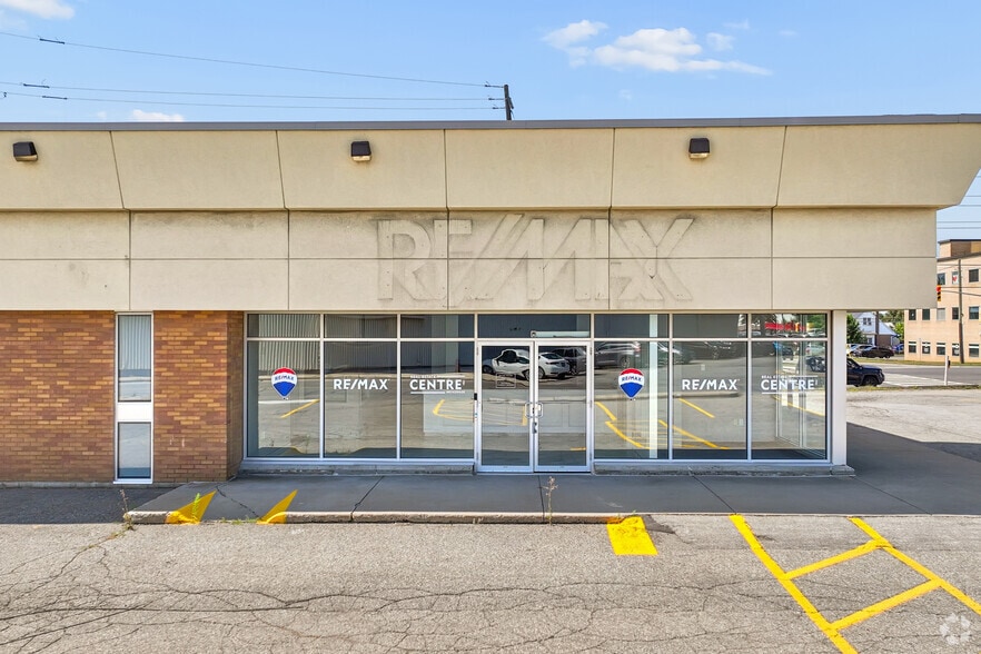 23 Mountainview Rd S, Halton Hills, ON for lease - Building Photo - Image 3 of 6