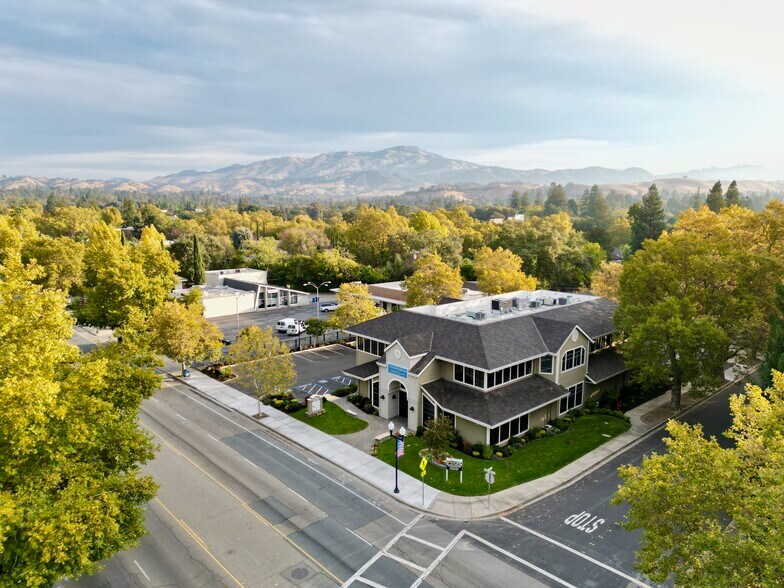 588 San Ramon Valley Blvd, Danville, CA à louer - Photo du bâtiment - Image 2 de 33