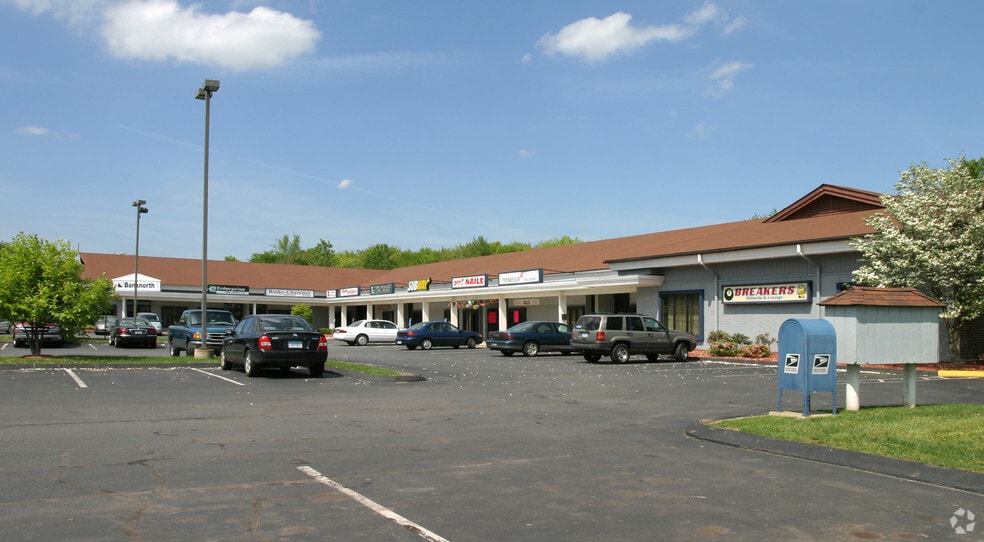 632 Cromwell Ave, Rocky Hill, CT for lease - Building Photo - Image 2 of 9