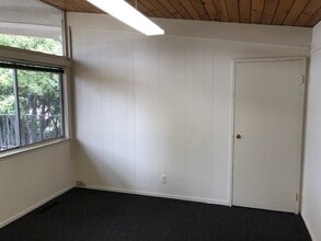 885 N San Antonio Rd, Los Altos, CA for lease Interior Photo- Image 2 of 7