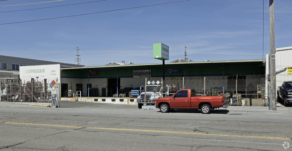 1650-1690 Evans Ave portfolio of 2 properties for sale on LoopNet.ca - Primary Photo - Image 2 of 2