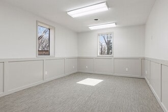 295 Marie Ave E, West Saint Paul, MN à louer Photo intérieure- Image 2 de 2