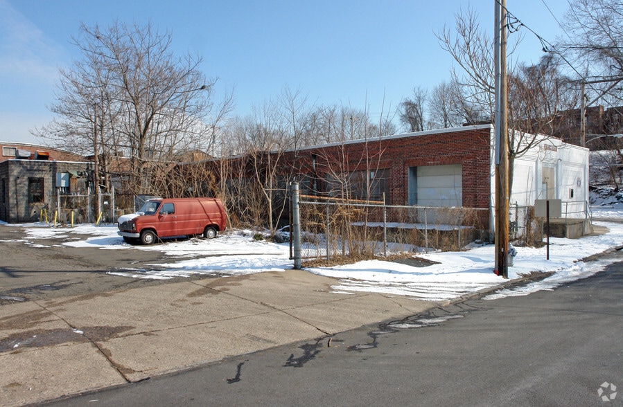100 Beecher Ave, Cheltenham Township, PA for lease - Building Photo - Image 3 of 71