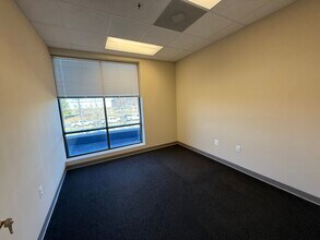 11220 Assett Loop, Manassas, VA à louer Photo intérieure- Image 1 de 13